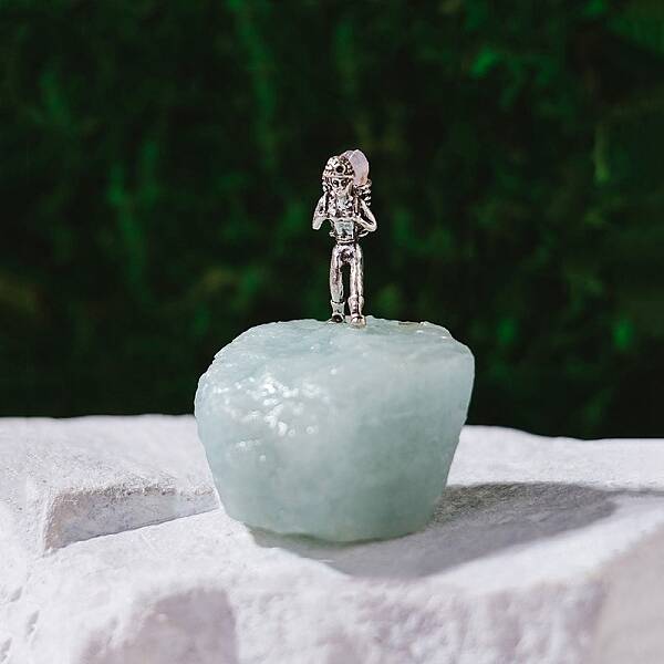 Nuggets Natural Aquamarine & Brass Miner Model Mineral Specimen Display Decoration