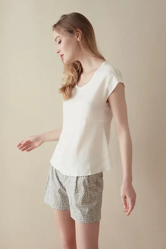 Carefree Short - Grey Daisy | Size: S