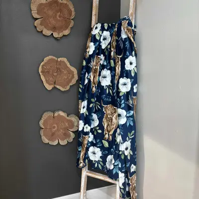 Envy Stylz Boutique Cheyenne Lightweight Throw Blanket 60x80 Ultra-Soft 100% Polyester with Highland Cow and Floral Desig...