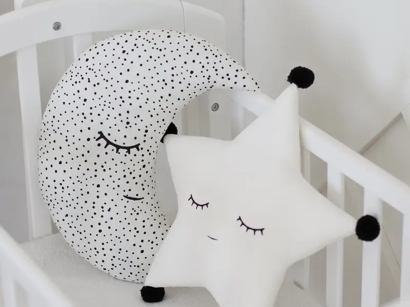 Crescent Moon Pillow (21 colors)