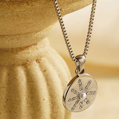 Stylish Stainless Steel Sun Pendant Necklace for Women's Daily Wear
