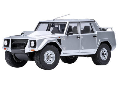 Lamborghini LM002 Argento Silver Metallic with White Interior 1/18 Model Car by Autoart