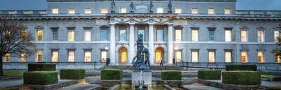 A Dublin Docklands Tour: From Famine Ships to Ireland‘s Silicone Harbour