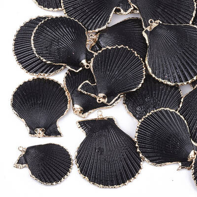 Spray Paint & Electroplate Sea Shell Pendants