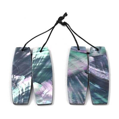 2Pcs Natural Black Lip Shell Pendants