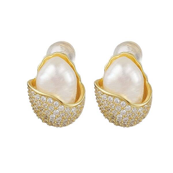 Natural Pearl Ear Studs