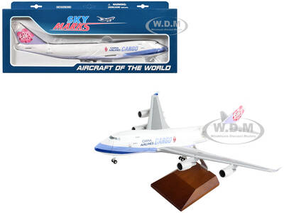 Boeing 747-400F Commercial Aircraft with Landing Gear China Airlines Cargo (B-18701) White with Purple Stripes (Snap-Fit) 1...