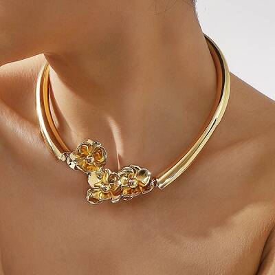 Iron Flower Link Choker Necklaces for Women
