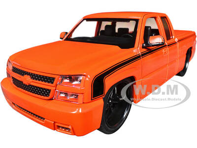 2006 Chevrolet Silverado Custom Pickup Truck Orange Metallic with Black Stripes Die-Cast Collection Series 1/25 Diecast Mod...
