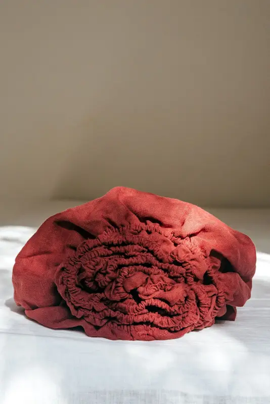 Linen fitted sheet in Terracotta | Size: US Cal. King
