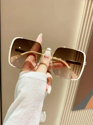 1 Pair Summer Square Frame Sunglasses, New Personality Travel Accessories for Women & Men, Lightweight and Durable for Outdoo...
