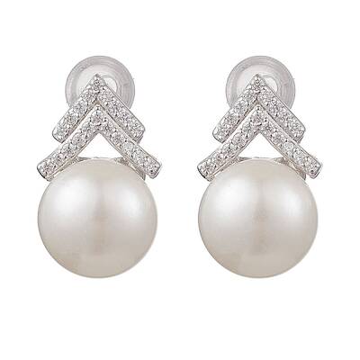 Natural Pearl Ear Studs