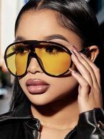 Unisex Street Aviator Sunglasses for Summer, Trendy One Piece Sunglasses for Travel & Daily Use, Fashion Accessories for Outd...
