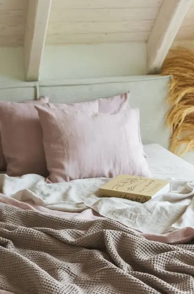 Linen pillowcase in Dusty Rose | Size: US Standard