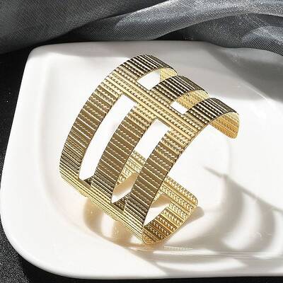 Ion Plating(IP) 304 Stainless Steel Cuff Bnagles for Women