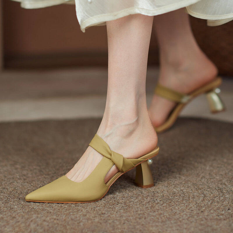 CHIKO Bonita Pointy Toe Curve Heels Clogs/Mules Shoes