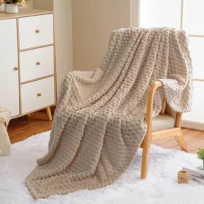 Solid Color Soft 3d Flannel Throw Blanket, 320GSM Modern Style Lightweight Throw Blanket, Cozy Warm Blanket for Couch, Sofa,...