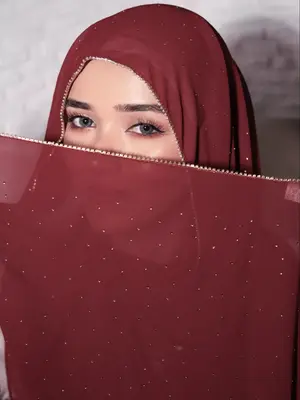 Women's Fashion Plain Hijab Scarf with Gold Chain Edges, Breathable Sun Protection Headscarf for Daily Wear, Versatile Islami...