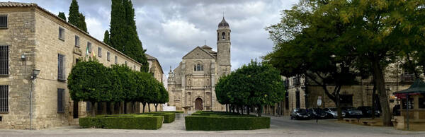 Renaissance Úbeda: A Tour of its Magnificent Mansions and Serene Squares