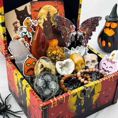 1 Count Halloween Crystal Bundle Gift Box about 2000g（include the box） Moon, Star, Tower, Carving, tumble Anniversary Aus...