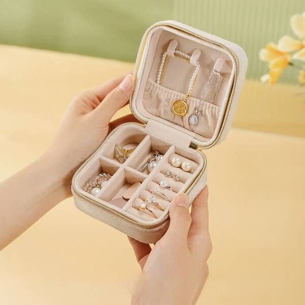 Square Mini PU Leather Jewelry Storage Zipper Box