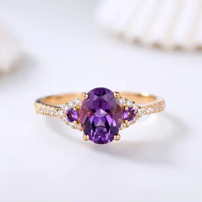 Vintage 6x8mm Oval Cut Amethyst Diamond Engagement Ring In Yellow Gold
