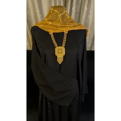 Hyra Abaya