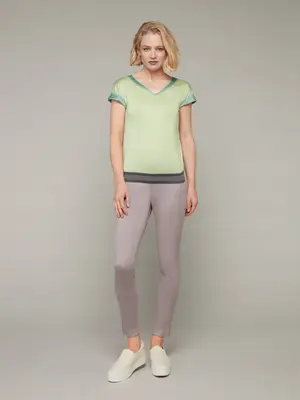 CLOVER | V-neck Cotton Tee | Color: Sapling | Size: XS