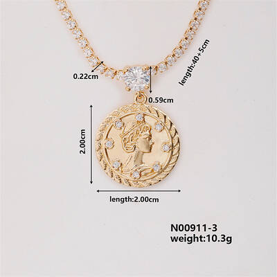 Fashion Brass Rhinestones Flat Round Pendant Necklace for Women