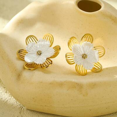 304 Stainless Steel Micro Pave Clear Cubic Zirconia Flower Stud Earrings for Women