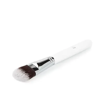 Foundation ILU flat brush 113 1 U
