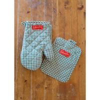 Oven Mitts & Pot Holder Set - Compatible with Cooking Utensils - Includes Two Mitts & Pot Holder - Versatile Storage Solution