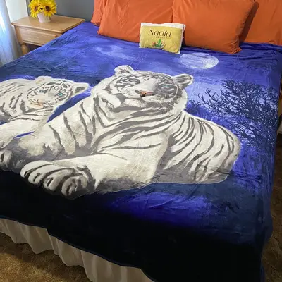WHITE TIGER QUEEN SIZE SUPER SOFT CLOUDY BLANKET