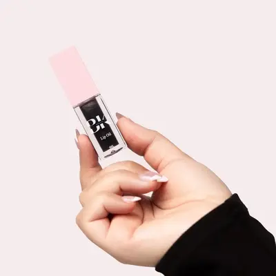 Midnight magic Color changing lip oil gloss
