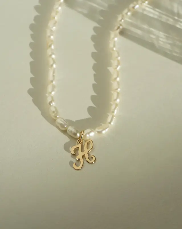 Quincy Initial Necklace | Metal Color: Gold | Style: H