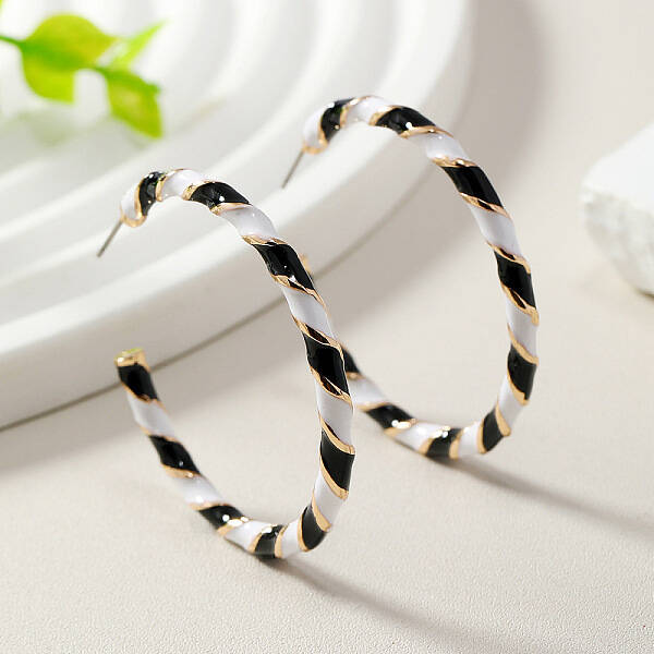 Fashionable Twist C-Shaped Alloy Stud Earrings