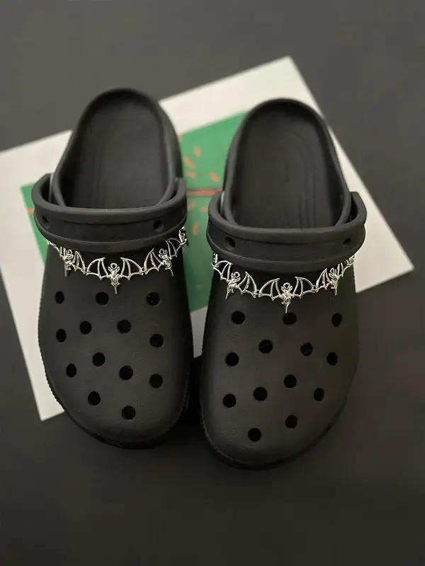 2pcs Punk Style Bat Chain Shoes Decoration for Vented Clog, Fashionable Novelty Shoes Decorations for Clogs Design, Dazzling ...