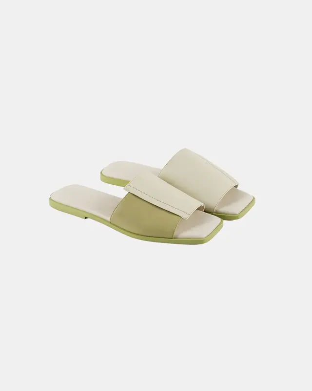 ?? Peddle Corn leather Sandal | Color: white | Size: EU36