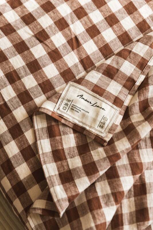 Linen flat sheet in Mocha Gingham | Size: US King
