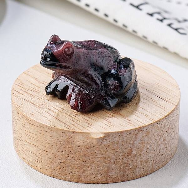 Natural Garnet Carved Healing Frog Figurines