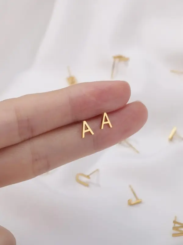 1 Pair Letter Stud Earrings, Simple Alphabet Decor Ear Jewelry For Party, Daily Clothing Decor, Casual Fashion Accessories