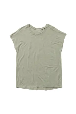 W's Activist Tee | Color: in between green | Size: M