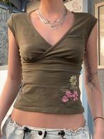 Women's Floral Embroidery V Neck Tee, Y2k Casual Slim-fitting T-shirt for Summer, Ladies Clothes for Daily Wear, Womenswear, ...