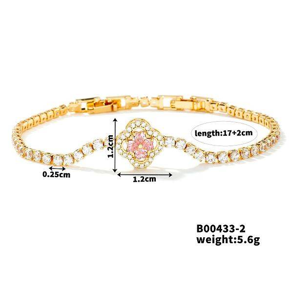 Elegant Four-Leaf Clover Zircon Bracelet for Everyday Western Style.