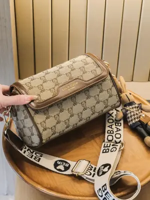 Women's Cartoon Print PU Crossbody Bag With Rabbit Charm, Fashionable Cartoon Bear Decor Boston Bag, Casual All-match Simple ...