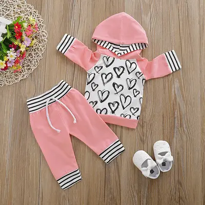 PatPat 2pcs Heart and Striped Print Hooded Long-sleeve Pink Baby Set
