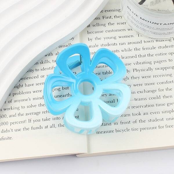 Gradient Hollow Flower Plastic Claw Hair Clips