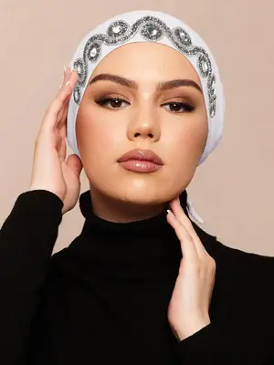 Women's Solid Color Rhinestone Decor Instant Hijab, Modest Fashion Breathable Head Scarf for Daily Wear, Casual Versatile Hij...