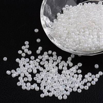 8/0 Ceylon Round Glass Seed Beads