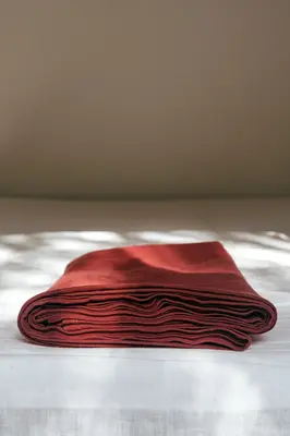 Linen flat sheet in Terracotta | Size: US California King